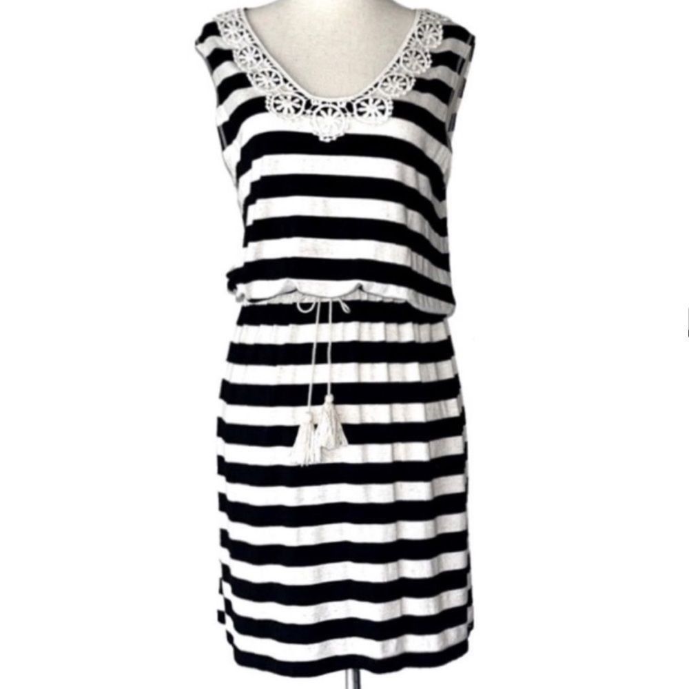 MAX STUDIO BLACK AND WHITE STRIPED PULLOVER DRESS | DRAWN WAIST | XS